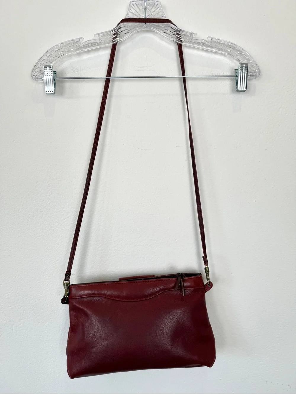Vintage Etienne Aigner Burgundy Leather Crossbody Shoulder Bag Purse